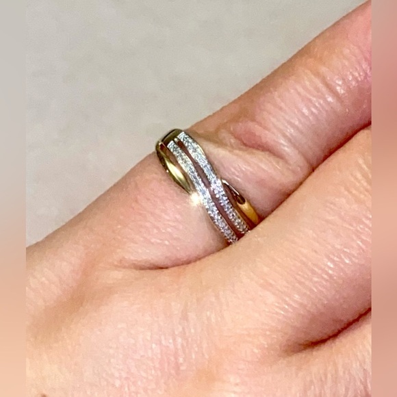 14K  Gold and Diamonds 💎 Women's Ring. Size 8.5 - Picture 6 of 7